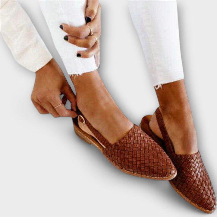 Lu | Moccasins